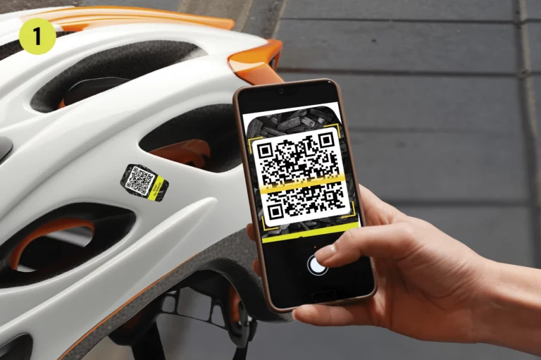 person-scanning-qr-code-03-min