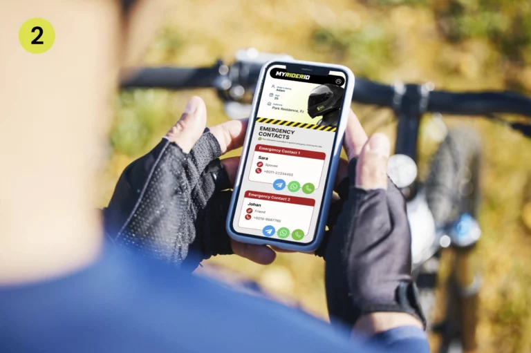 person-scanning-qr-code-04-min